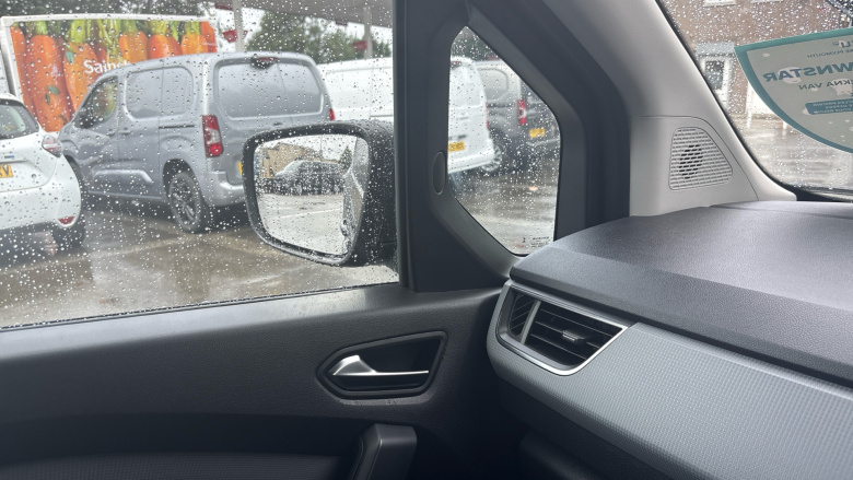 Nissan Townstar L1 Petrol 1.3 Tekna Van